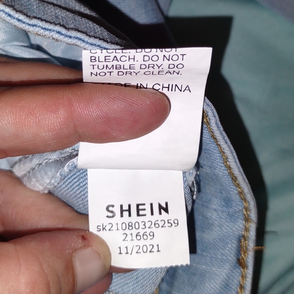 SheIn Stretchy Youth Distressed Jeans - Picture 3 of 4